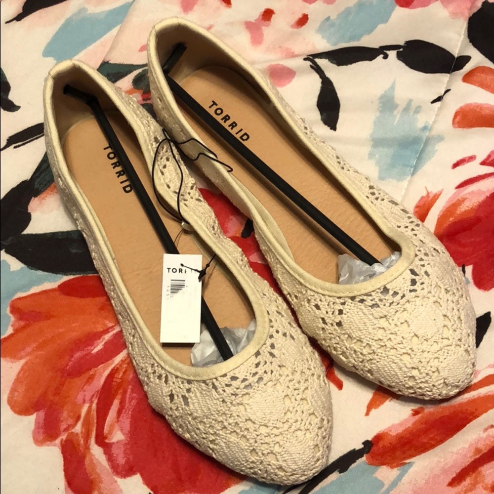 NWT Torrid Crochet Flats 9W